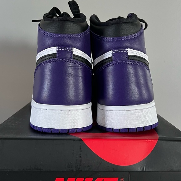 Jordan 1 Retro High Purple White (GS) Size: 7Y = 8.5W. - Picture 4 of 5